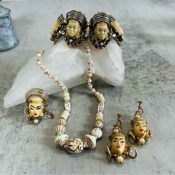 Selini Thai Princess Bracelet, Earrings Ring and Necklace set of 4 pieces - Picture 11 of 16